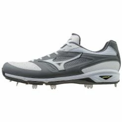 The Softball Group Mizuno Dominant IC Low Men's Cleats